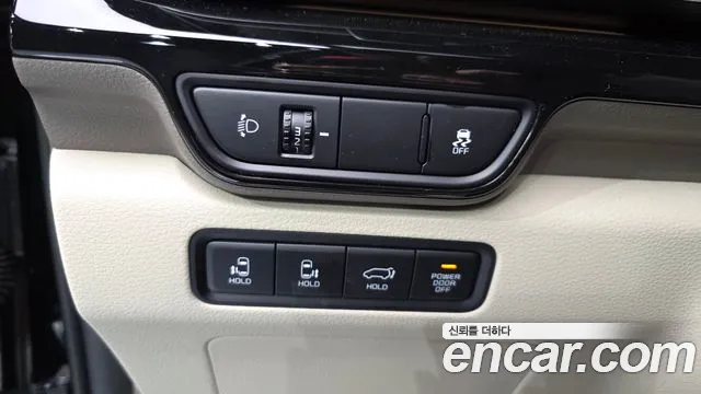 Kia Carnival Generation 4 — Фото автомобиля 27