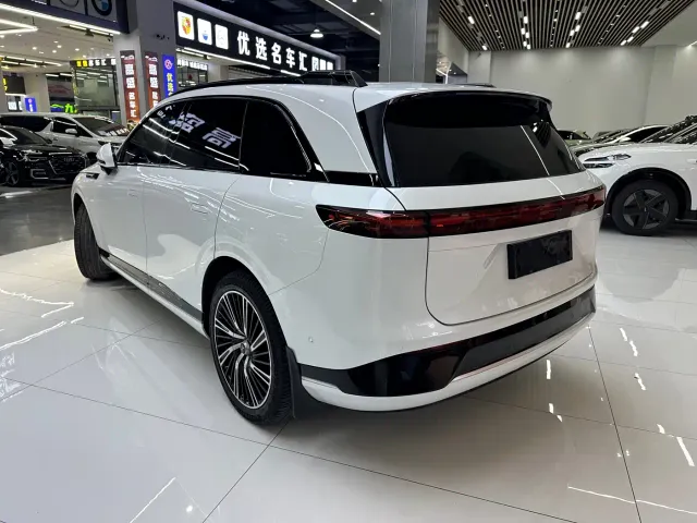Xpeng G9 — Фото автомобиля 21