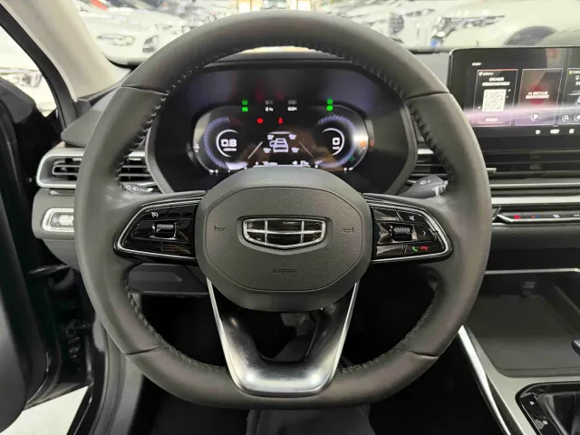 Geely Emgrand — Фото автомобиля 12