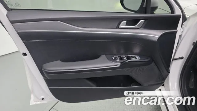 Kia K5 Новый K5 3 поколение 2.0 LPi(Для проката) — Фото автомобиля 20