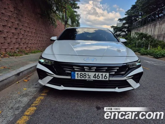 Фотография автомобиля — Hyundai Avante CN7