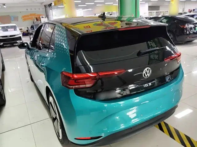 Volkswagen ID.3 — Фото автомобиля 4