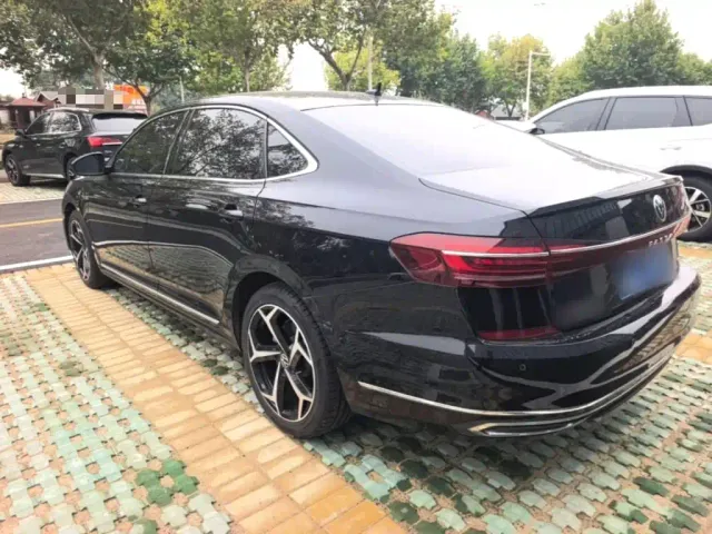 Volkswagen Passat — Фото автомобиля 4