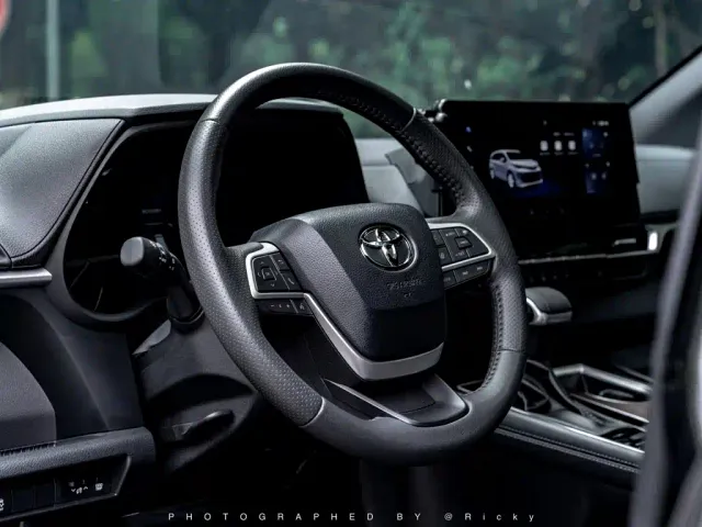 Toyota Sienna — Фото автомобиля 4