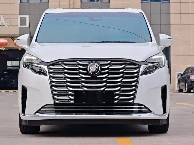 Buick Buick GL8 2023 Avenir 4-Seater Luxury Edition — Фото автомобиля 2
