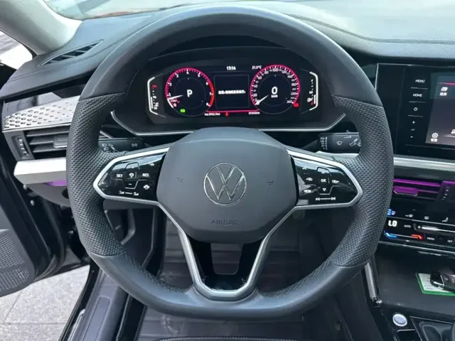 Volkswagen Passat — Фото автомобиля 6