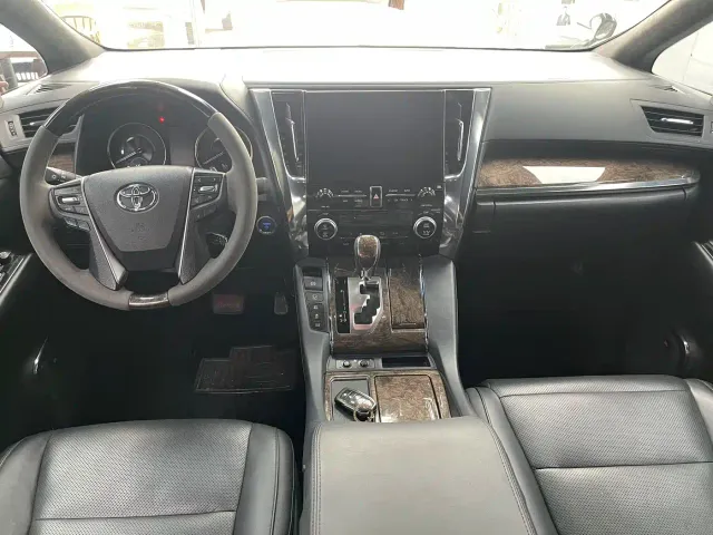 Toyota Vellfire — Фото автомобиля 6