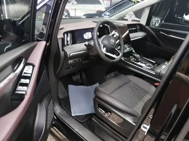 GAC Trumpchi M8 — Фото автомобиля 15