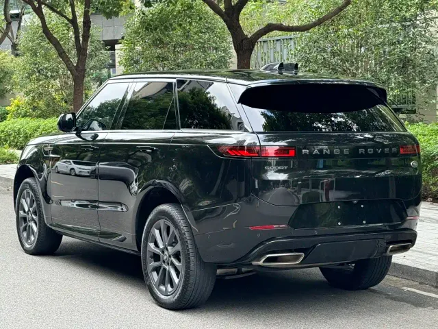 Land Rover Range Rover Sport — Фото автомобиля 5