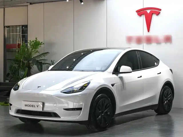 Фотография автомобиля — Tesla Model Y