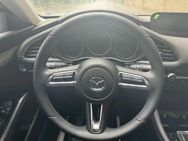 Mazda Axela — Фото автомобиля 13