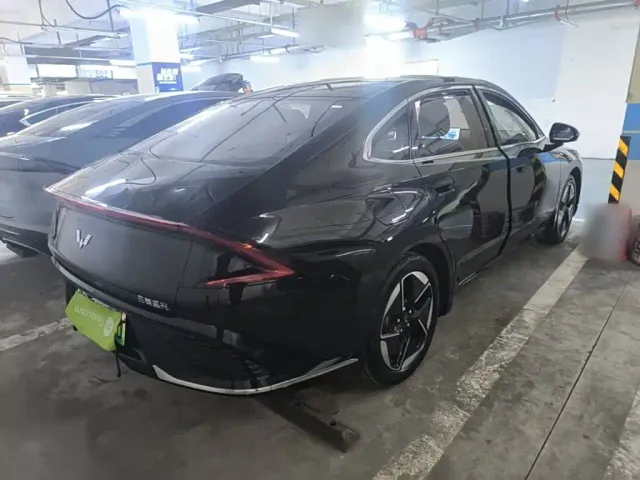 Wuling Starlight — Фото автомобиля 6