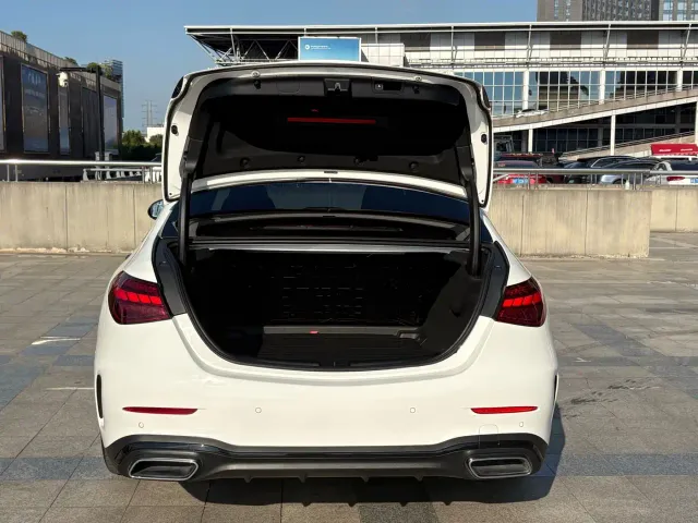 Mercedes-Benz C-Class — Фото автомобиля 12