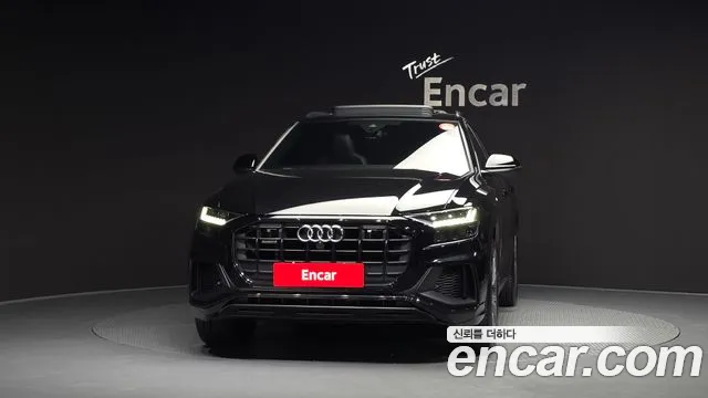 Audi Q8 55 TFSI quattro Premium — Фото автомобиля 3