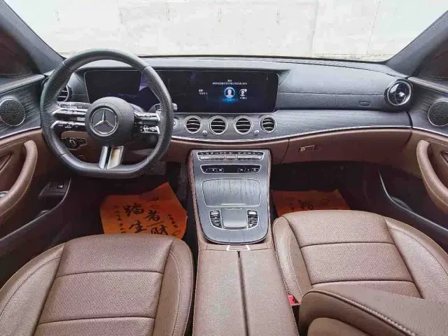 Mercedes-Benz E-Class — Фото автомобиля 8