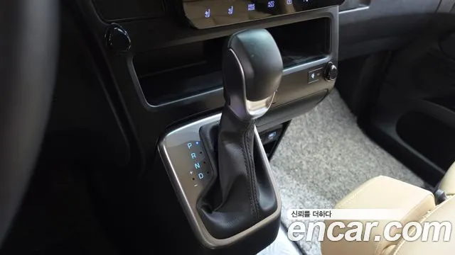 Hyundai Staria Staria — Фото автомобиля 9