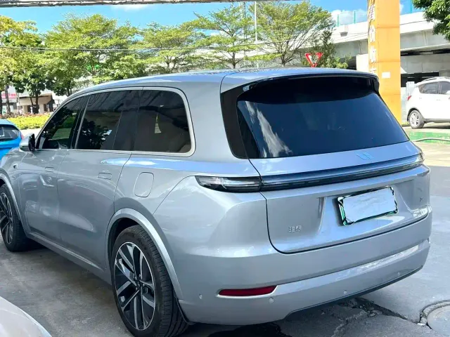 Li Auto L9 — Фото автомобиля 6