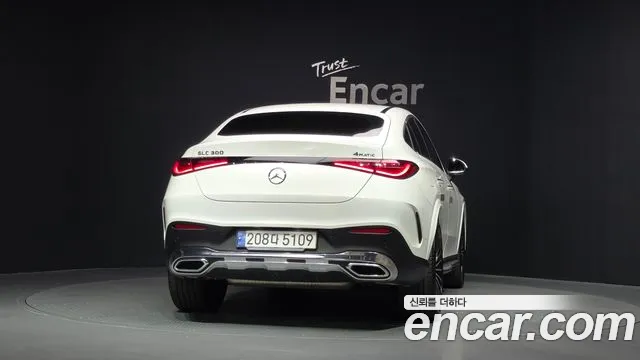 Фотография автомобиля — Mercedes-Benz GLC-Class