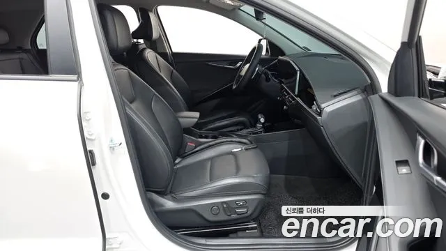 Kia Niro The All New — Фото автомобиля 16