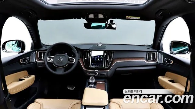 Вольво XC60 — Фото автомобиля 8