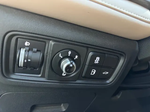 JAC Motors JAC QX PHEV — Фото автомобиля 8