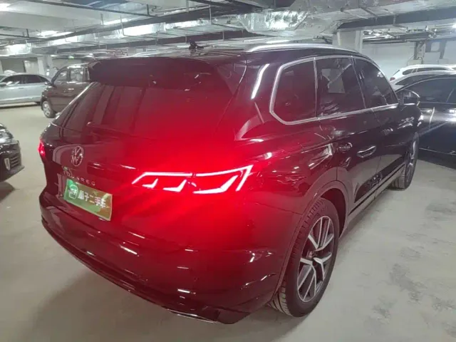 Volkswagen Touareg — Фото автомобиля 7