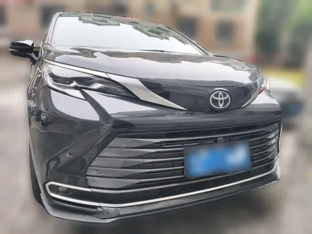 Toyota Sienna — Фото автомобиля 22