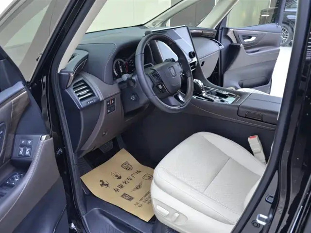 Toyota Vellfire — Фото автомобиля 4