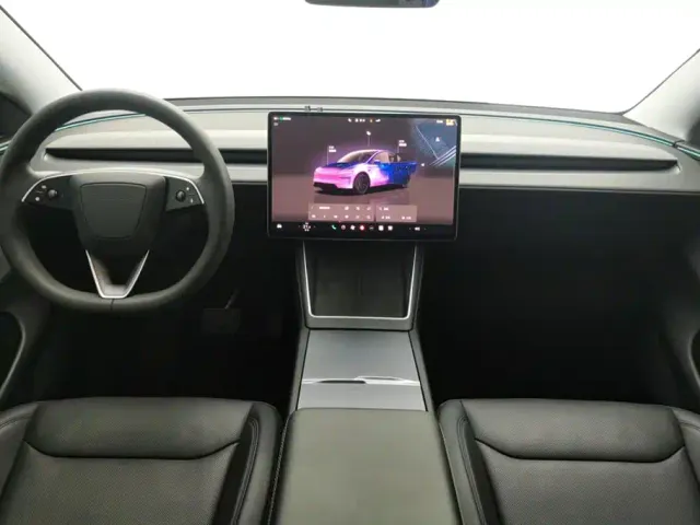 Tesla Model Y — Фото автомобиля 12