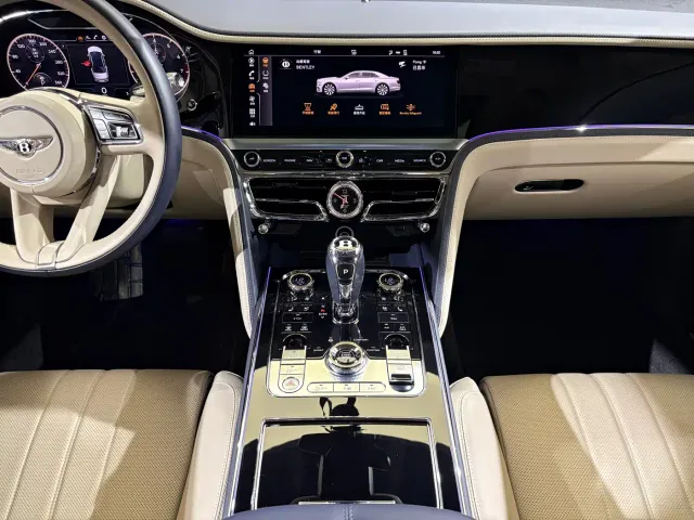 Bentley Flying Spur — Фото автомобиля 15