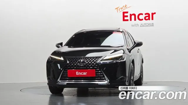 Lexus UX — Фото автомобиля 3