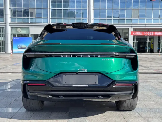 Lotus Eletre — Фото автомобиля 11