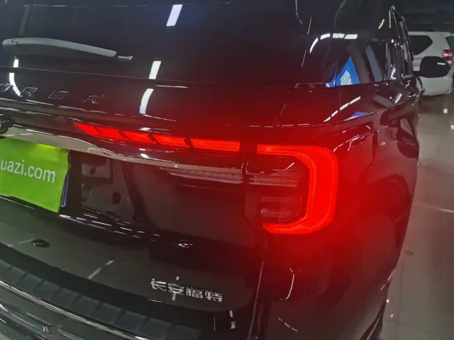 Ford Explorer — Фото автомобиля 11