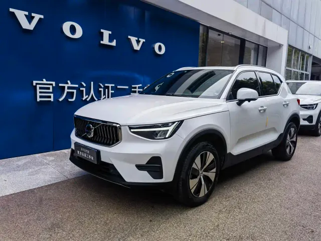Фотография автомобиля — Volvo XC40
