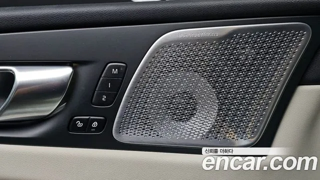 Volvo XC60 Generation 2 — Фото автомобиля 28