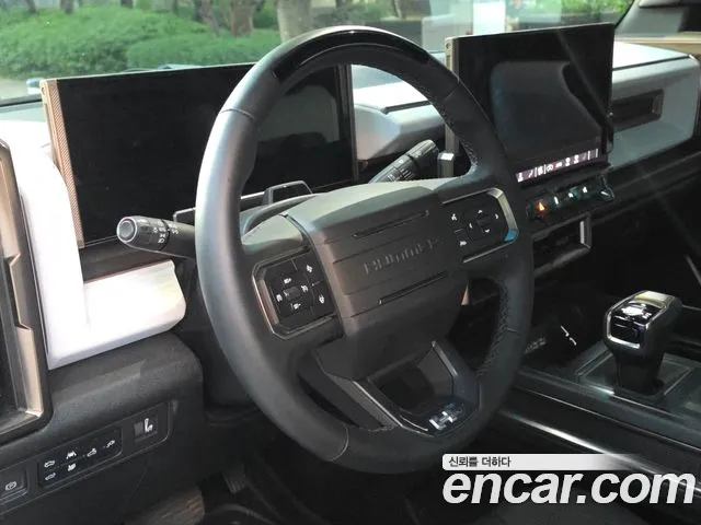 GMC Hummer EV — Фото автомобиля 12