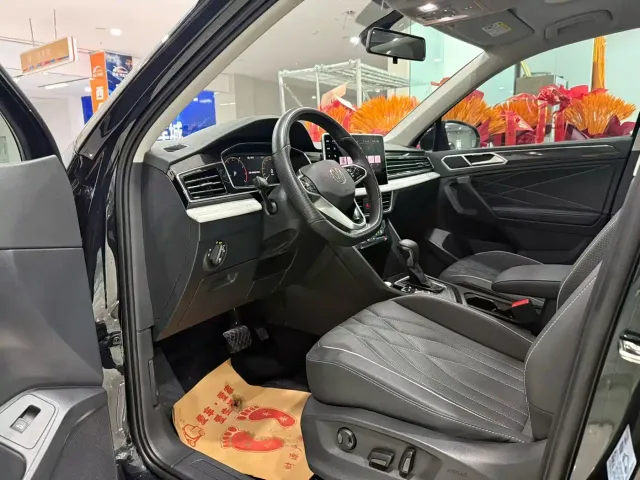 Volkswagen Tiguan L — Фото автомобиля 7