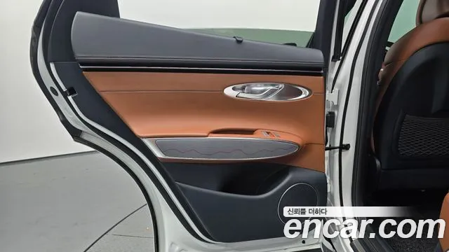 Genesis GV70 2.5T Бензин AWD — Фото автомобиля 24