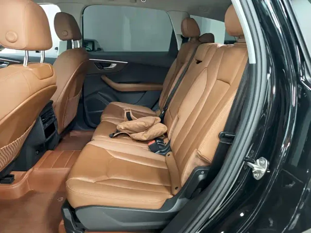 Audi Q7 — Фото автомобиля 16