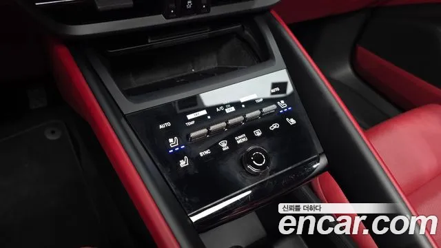 Porsche Macan Electric — Фото автомобиля 27