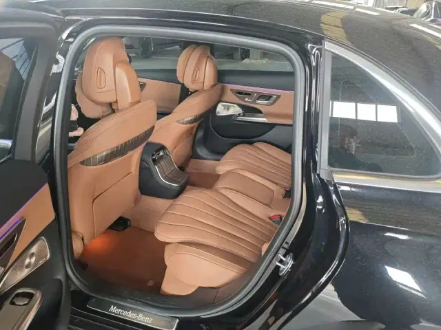 Mercedes-Benz E-Class — Фото автомобиля 5