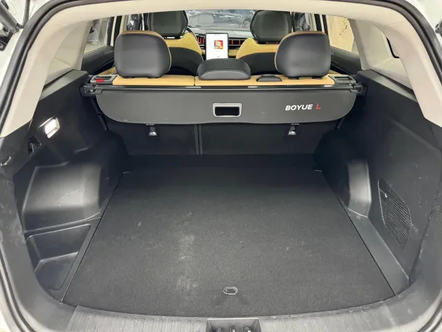 Geely Boyue L — Фото автомобиля 21