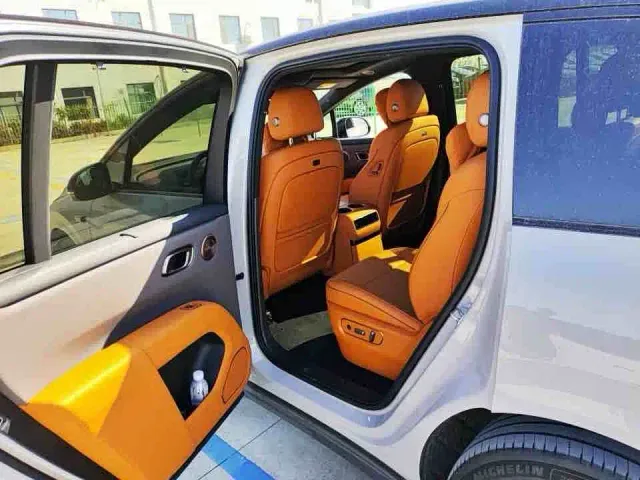 Li Auto i8 — Фото автомобиля 8