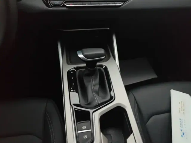 Geely Emgrand — Фото автомобиля 13