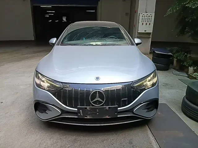 Mercedes-Benz EQE — Фото автомобиля 2