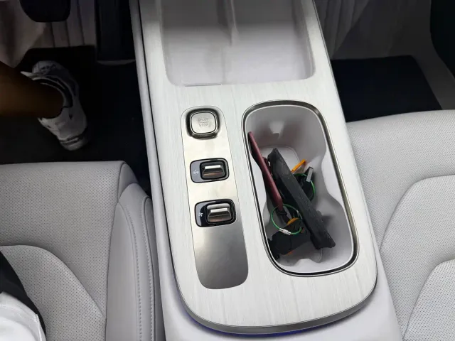 Xiaomi SU7 — Фото автомобиля 8