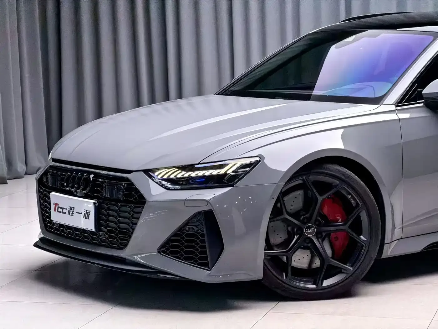 Audi Audi RS 6 2025 RS 6 4.0T Avant performance — Фото автомобиля 5