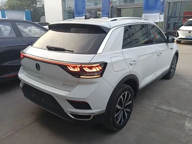 Volkswagen T-Roc — Фото автомобиля 6