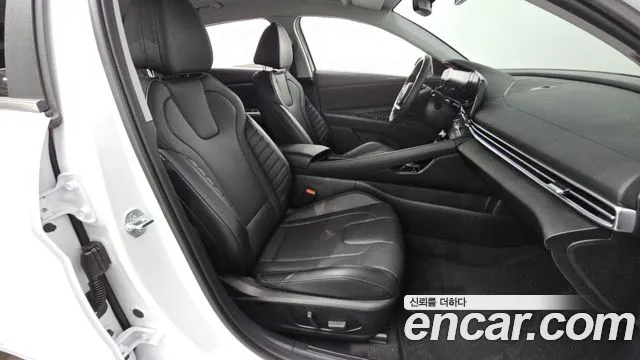 Hyundai Avante CN7 — Фото автомобиля 11
