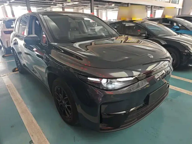 Leapmotor C10 — Фото автомобиля 3